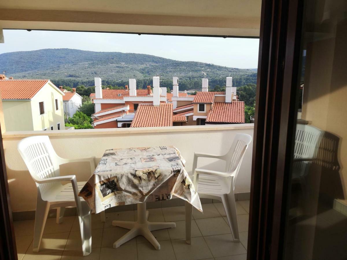 Laura And Nevio Apartments And Rooms Cres Exterior foto